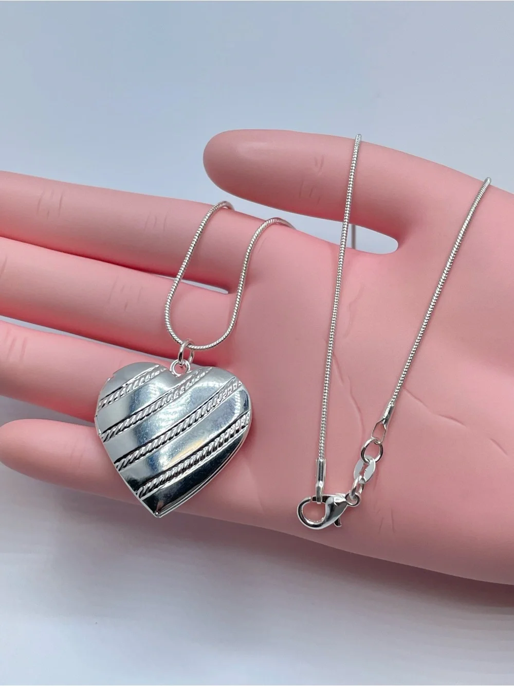 Silver Heart Locket Necklace Romantic Dainty Minimalist New Keepsake